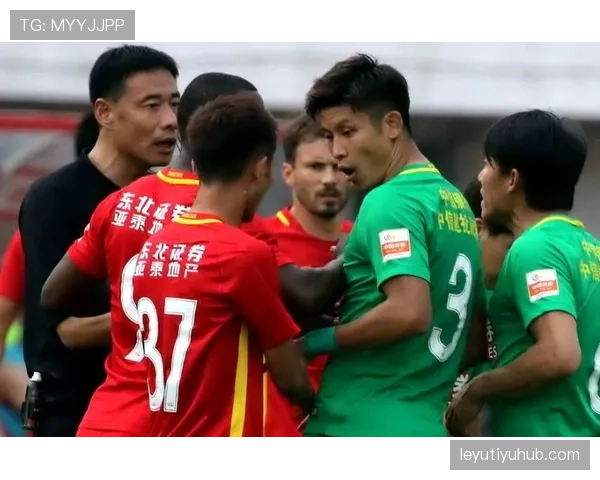 无意接触犯规规则拆解:裁判如何界定“非故意”行为?
